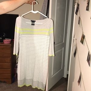 Half sleeve cotton dress .